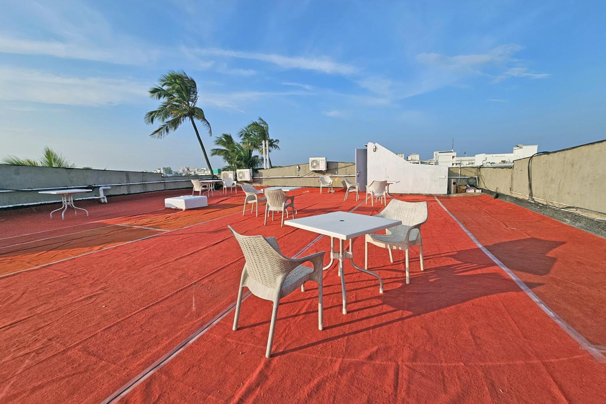 Le Colonial Suites Pondicherry Exterior foto